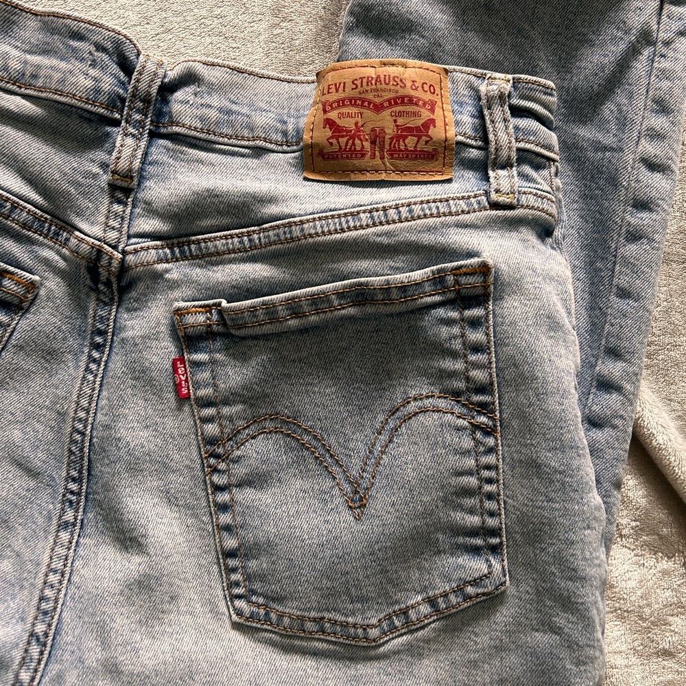 Levi Jeans - Picture 5 of 8